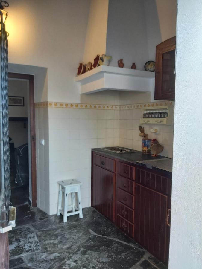 Villa Casa Da Avo Velhinha Telheiro Esterno foto